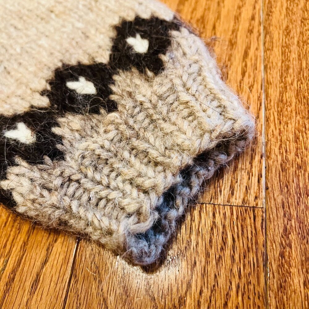 Hilda ltd Icelandic Wool Hand Knit Nordic Sweater Size Medium - Picture 15 of 16